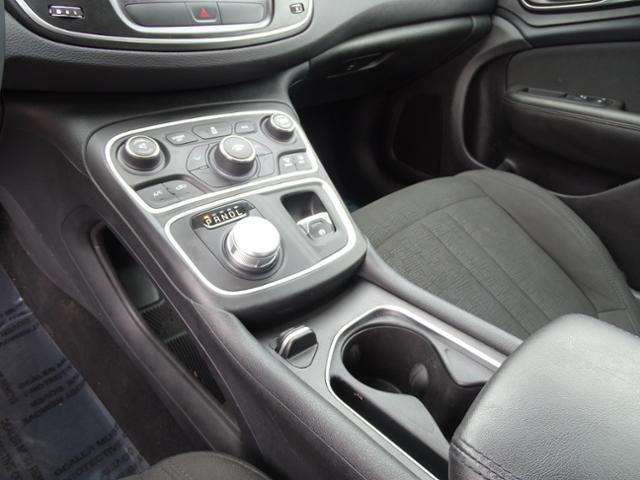 2016 Chrysler 200 Limited 4Dr Sedan